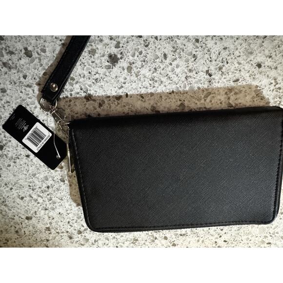 ⭐️Disney Buckle down  Wallet,Rectangle Zip Around,Signature D Logo, Black - Picture 10 of 11